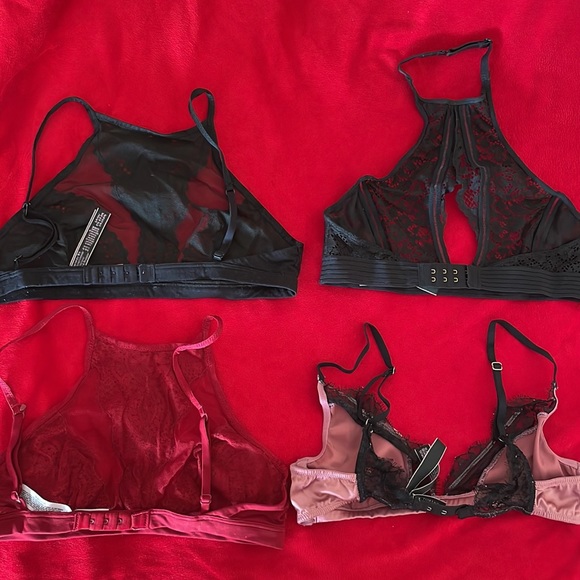 Bundle of 4 VS bralettes - Picture 2 of 2